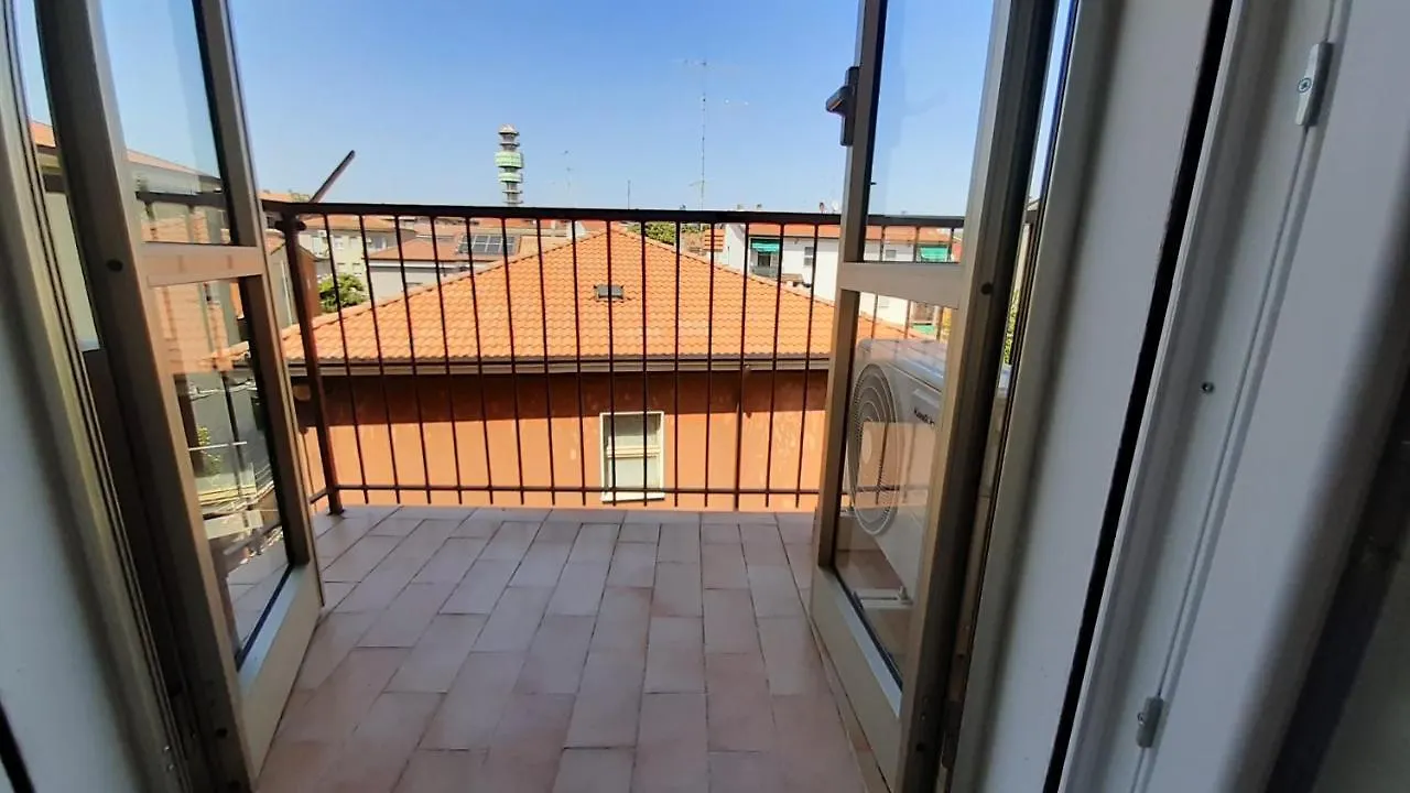 ホームステイ Casa Nerea - Camere Rooms ヴェローナ